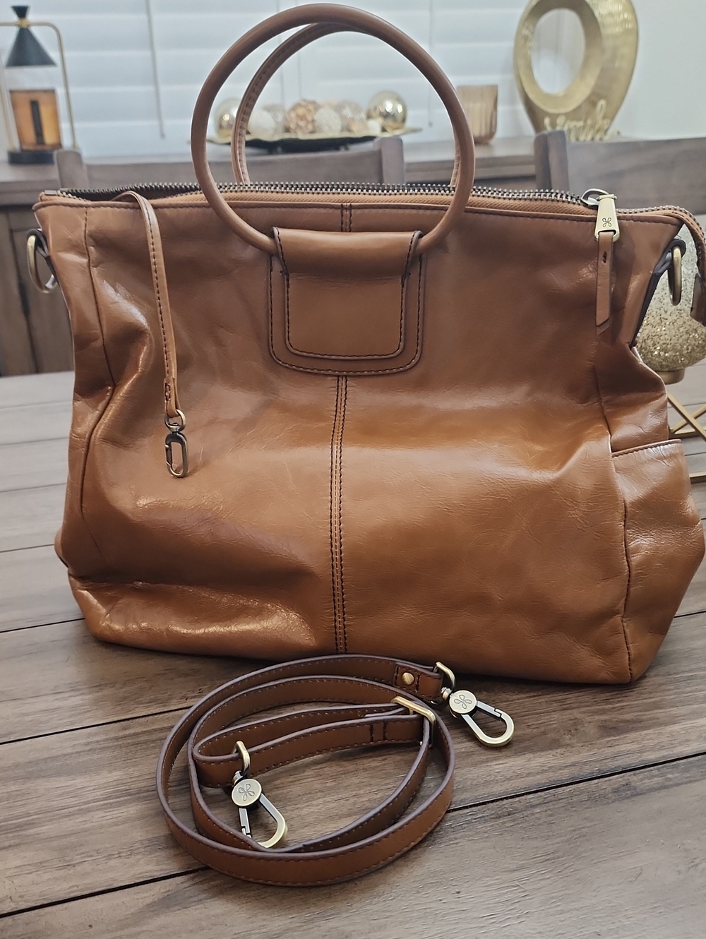 Hobo Classic Tan Leather Satchel Handbag - Elegant Everyday Tote/crossbody